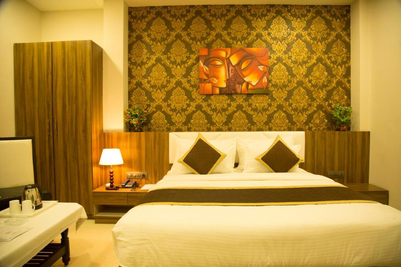 Hotel The Mewar Dabok Esterno foto