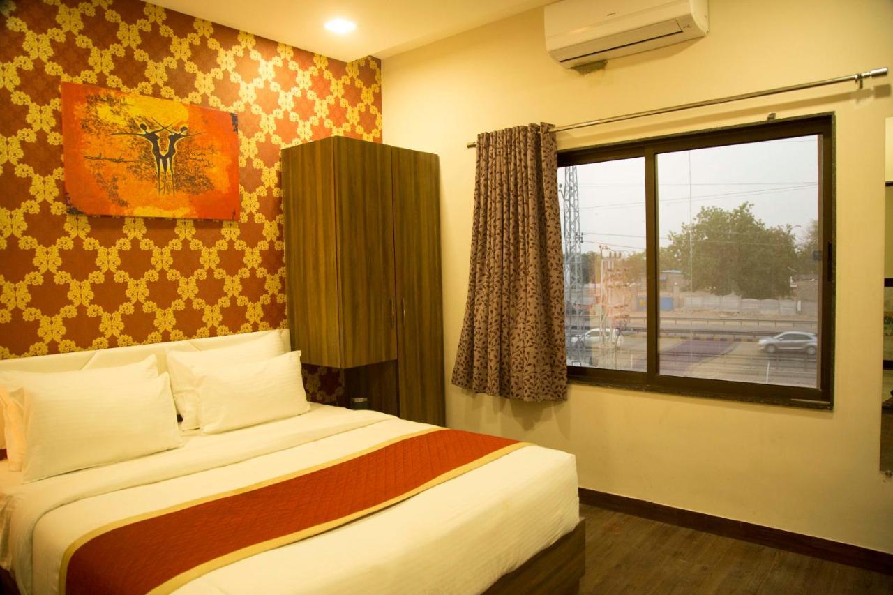 Hotel The Mewar Dabok Esterno foto