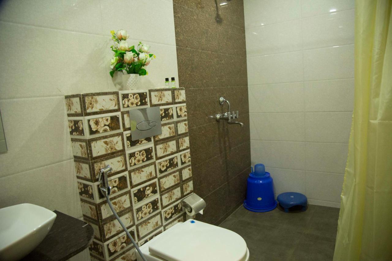 Hotel The Mewar Dabok Esterno foto