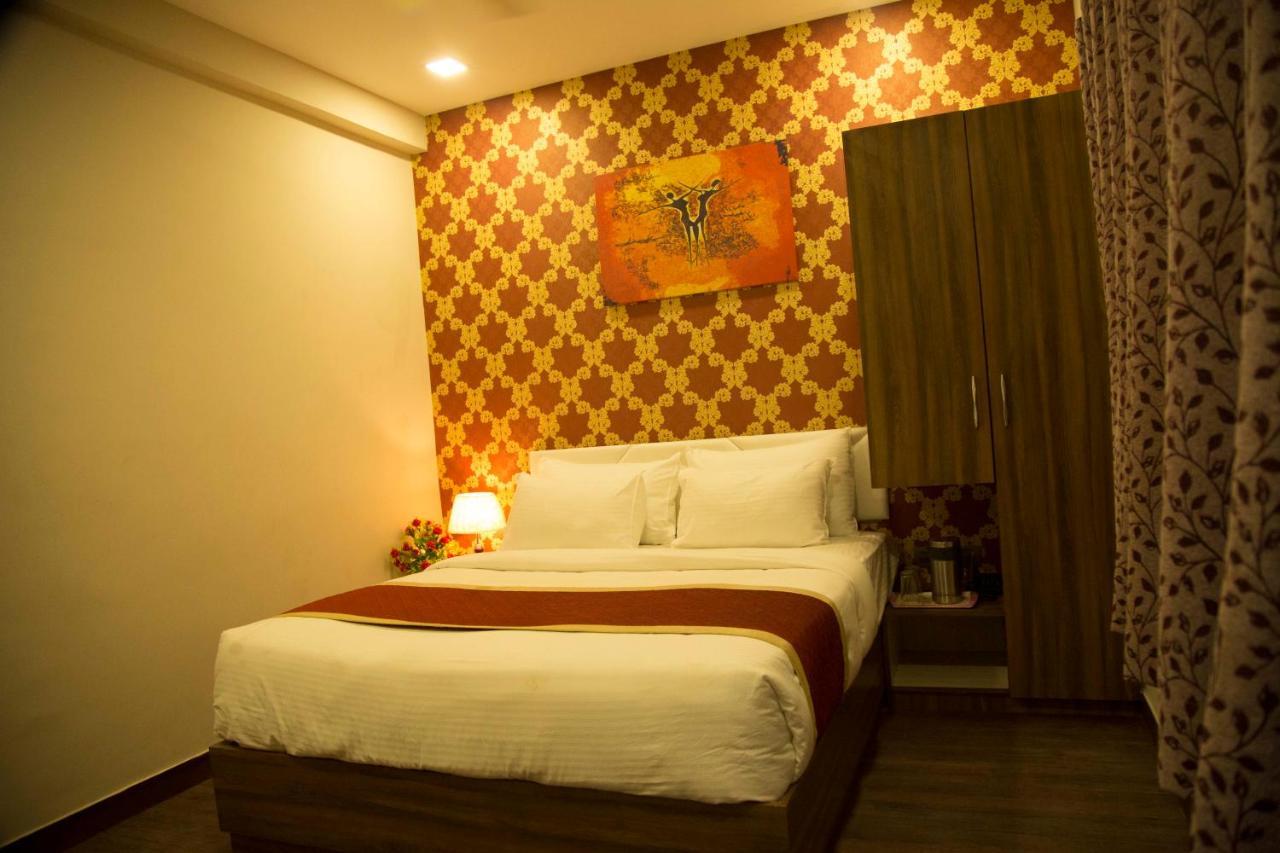 Hotel The Mewar Dabok Esterno foto