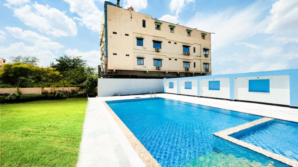 Hotel The Mewar Dabok Esterno foto